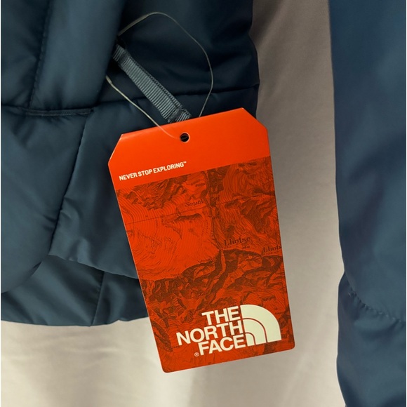 For @Freckled_Fox_ only The North Face Jacket Blue Black Women’s M Embroidered - Picture 4 of 7
